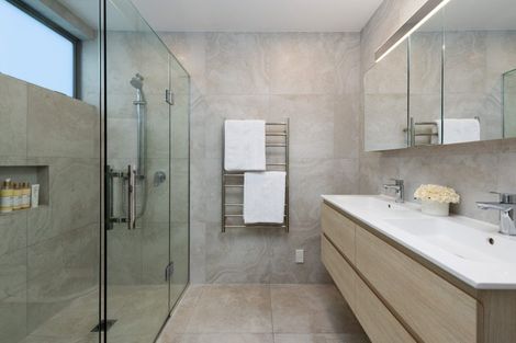 Photo of property in 8a Rarere Road, Hauraki, Auckland, 0622