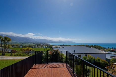 Photo of property in 72 Churchill Street, Kaikoura, 7300