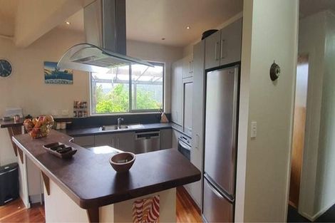 Photo of property in 17 Wattle Grove, Maungaraki, Lower Hutt, 5010