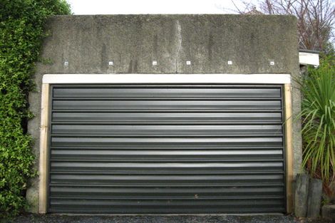 Photo of property in 28 Marine Parade, Macandrew Bay, Dunedin, 9014