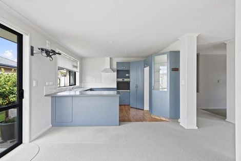 Photo of property in 5 Holcroft Place, Huntington, Hamilton, 3210