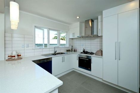 Photo of property in 16 Hauraki Crescent, Pinehill, Auckland, 0632