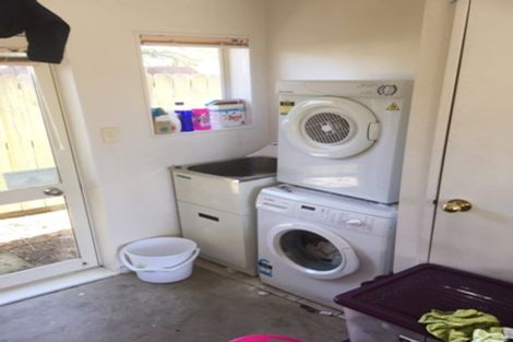 Photo of property in 20a Justin Place, Te Atatu Peninsula, Auckland, 0610