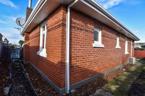 Photo of property in 168 Macandrew Road, South Dunedin, Dunedin, 9012