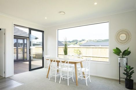 Photo of property in 20 Melandra Road, Stanmore Bay, Whangaparaoa, 0932