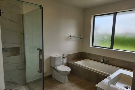 Photo of property in 8 Little Gem Road, Hornby, Christchurch, 8025