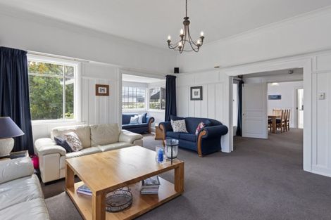Photo of property in 33 Saint Andrews Square, Strowan, Christchurch, 8052