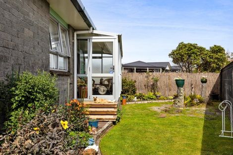 Photo of property in 16 Karaka Street, Inglewood, 4330