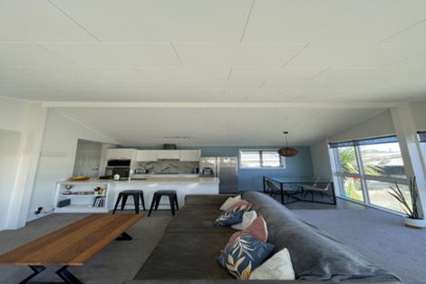 Photo of property in 17 Halsey Street, South New Brighton, Christchurch, 8062