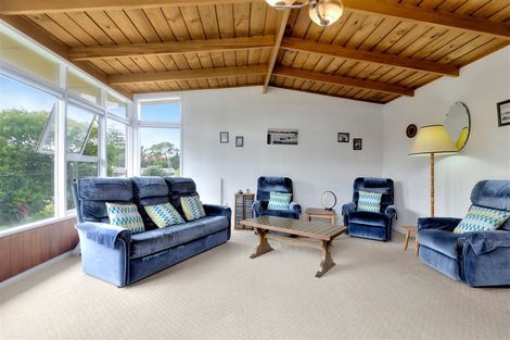 Photo of property in 6 Alwyn Avenue, Te Atatu South, Auckland, 0610