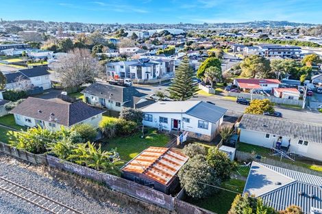 Photo of property in 69 Ferguson Street, Manurewa East, Auckland, 2102