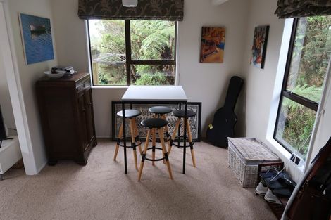 Photo of property in 35b Sunhaven Drive, Newlands, Wellington, 6037