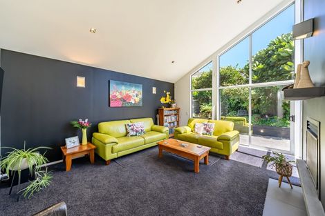 Photo of property in 8a Whitehouse Road, Titahi Bay, Porirua, 5022