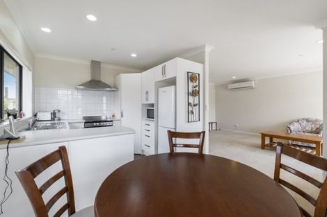 Photo of property in 20 Ian Peter Way, Otaki, 5512