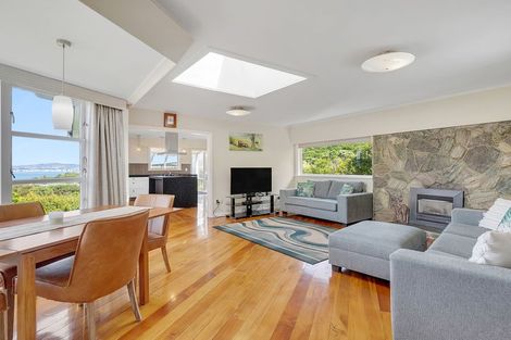 Photo of property in 115 Dowse Drive, Maungaraki, Lower Hutt, 5010