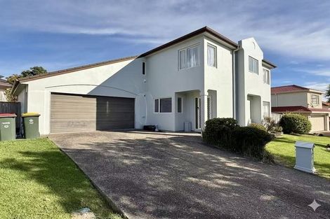 Photo of property in 84 Moyrus Crescent, East Tamaki Heights, Auckland, 2016