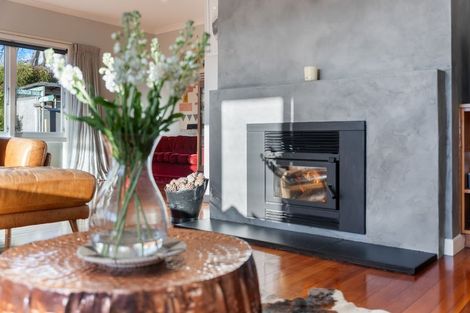 Photo of property in 12 Rawene Street, Waikanae, 5036