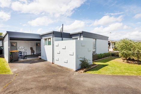 Photo of property in 9 Hollows Crescent, Takaro, Palmerston North, 4412