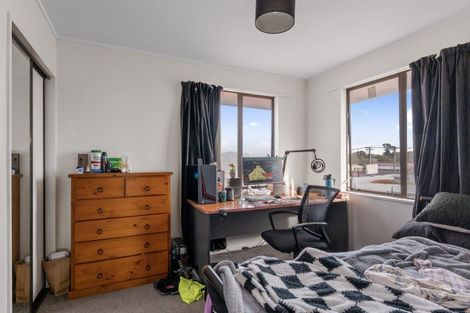 Photo of property in 21 Walcot Street, Bromley, Christchurch, 8062