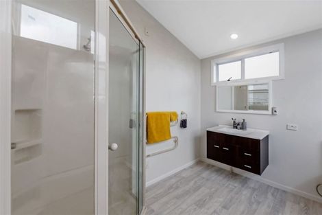 Photo of property in 17 Zion Road, Birkenhead, Auckland, 0626