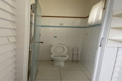 Photo of property in 94 Endeavour Street, Lyall Bay, Wellington, 6022