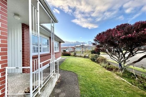 Photo of property in 36 Karaka Crescent, Levin, 5510