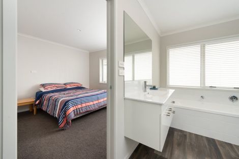 Photo of property in 160 Kennedy Road, Pyes Pa, Tauranga, 3112