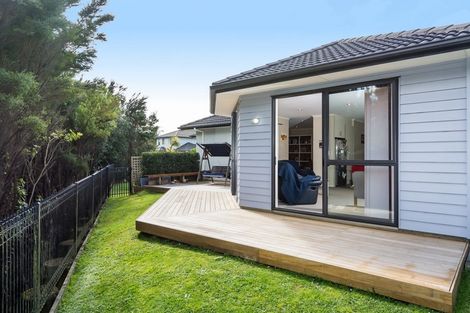 Photo of property in 7 Northbrook Close, Greenhithe, Auckland, 0632