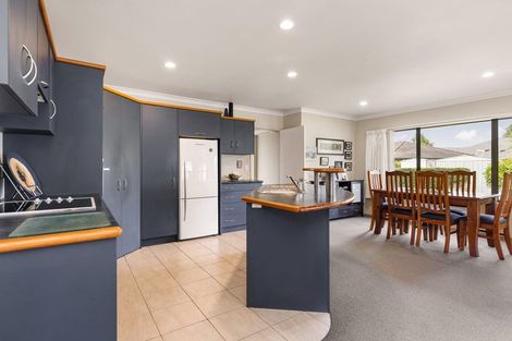 Photo of property in 35 Oaklands Drive, Cambridge, 3434