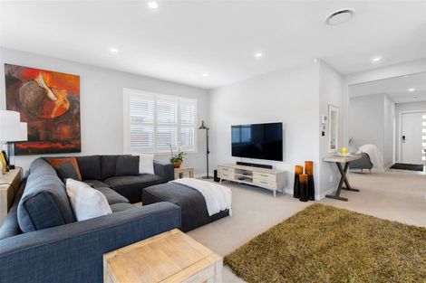 Photo of property in 37 Nobilo Road, Kumeu, 0810