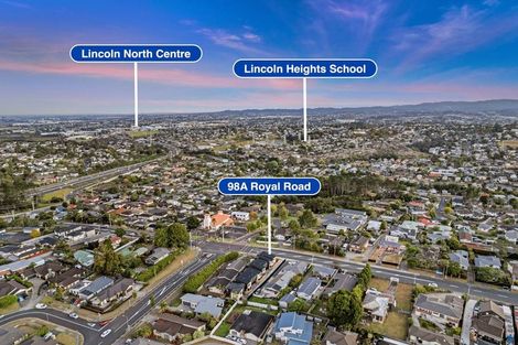 Photo of property in 98a Royal Road, Massey, Auckland, 0614