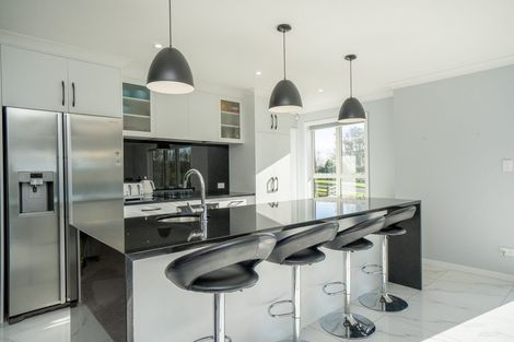 Photo of property in 2 Tutakarae Road, Kelvin Grove, Palmerston North, 4470