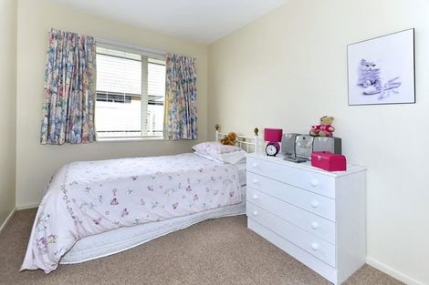 Photo of property in 27 Broadhaven Avenue, Parklands, Christchurch, 8083