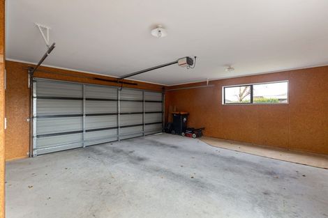 Photo of property in 8 Geneva Terrace, Kelvin Grove, Palmerston North, 4414
