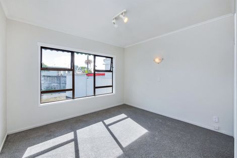 Photo of property in 2/115 Mcleod Road, Te Atatu South, Auckland, 0610