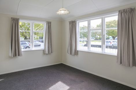 Photo of property in 92 Naenae Road, Naenae, Lower Hutt, 5011