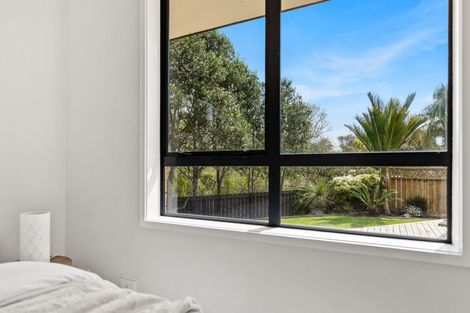 Photo of property in 12 Semillon Avenue, Henderson, Auckland, 0612