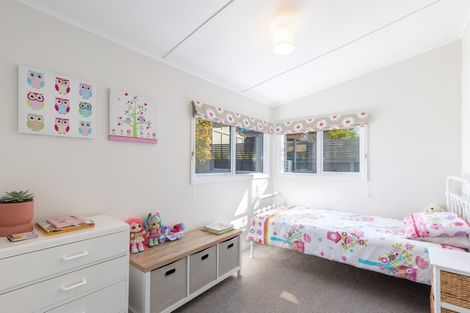 Photo of property in 170 Shaw Avenue, New Brighton, Christchurch, 8083