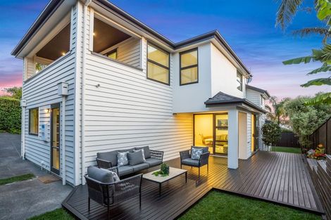 Photo of property in 158b East Coast Road, Forrest Hill, Auckland, 0620