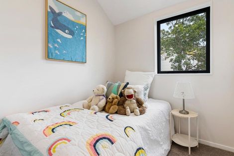 Photo of property in 121d Reeves Road, Pakuranga Heights, Auckland, 2010