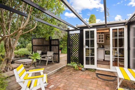 Photo of property in 11 Waimea Road, Waikanae Beach, Waikanae, 5036