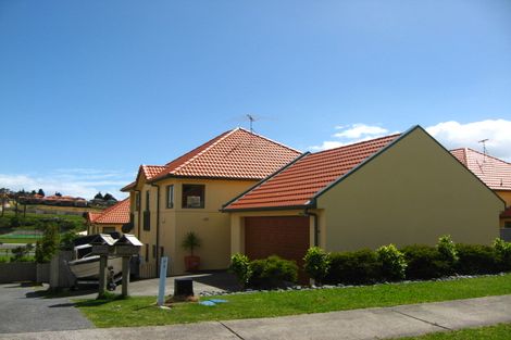 Photo of property in 14 Parkwood Crescent, Gulf Harbour, Whangaparaoa, 0930