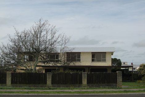 Photo of property in 100 Domett Street, Waitara, 4320