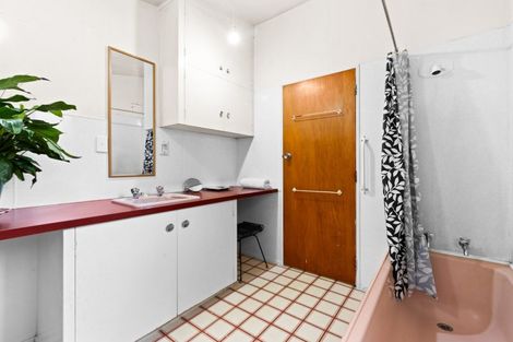 Photo of property in 12b Saint Hill Lane, Havelock North, 4130