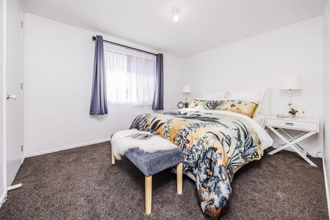 Photo of property in 47a Sutton Crescent, Papakura, 2110