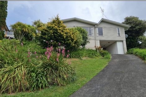 Photo of property in 15 Noeleen Street, Glenfield, Auckland, 0629