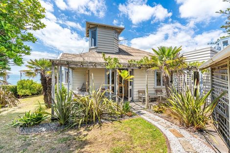 Photo of property in 1/9 Old Lake Road, Narrow Neck, Auckland, 0624