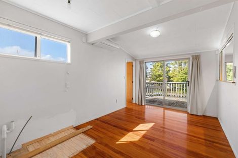 Photo of property in 9 Cockayne Crescent, Sunnynook, Auckland, 0620