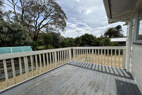 Photo of property in 77 Chilcott Road, Henderson, Auckland, 0612