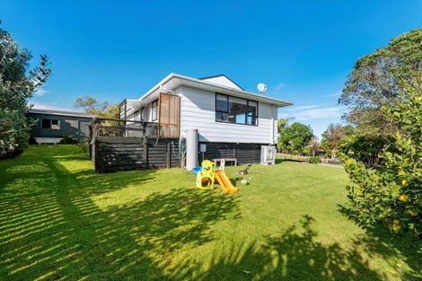 Photo of property in 11 Whenuariri Place, Maketu, Te Puke, 3189